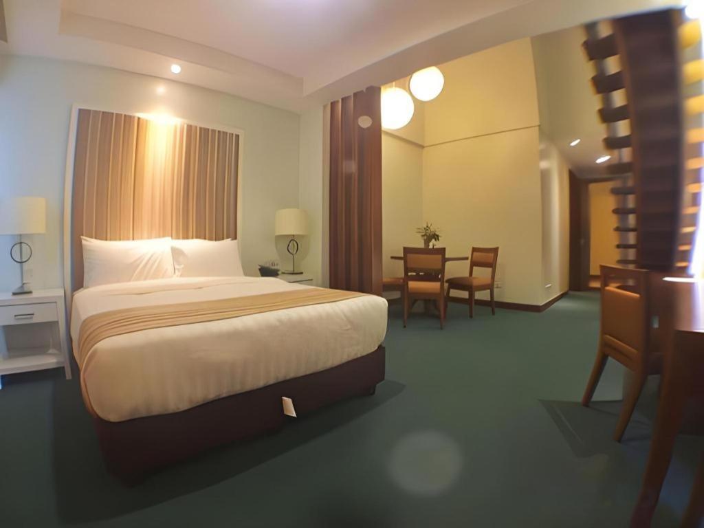 אולונגפו Mansion Garden Hotel מראה חיצוני תמונה