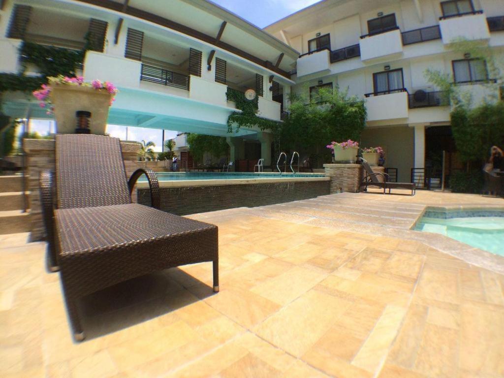 אולונגפו Mansion Garden Hotel מראה חיצוני תמונה
