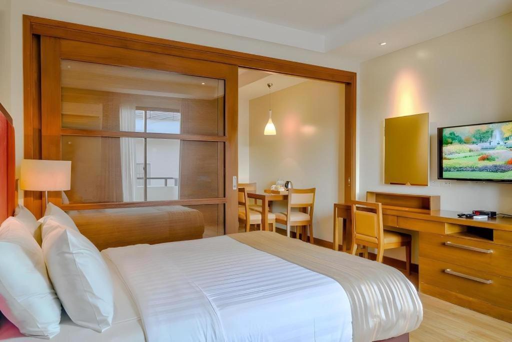 אולונגפו Mansion Garden Hotel מראה חיצוני תמונה