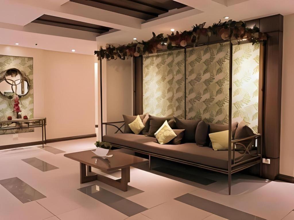 אולונגפו Mansion Garden Hotel מראה חיצוני תמונה