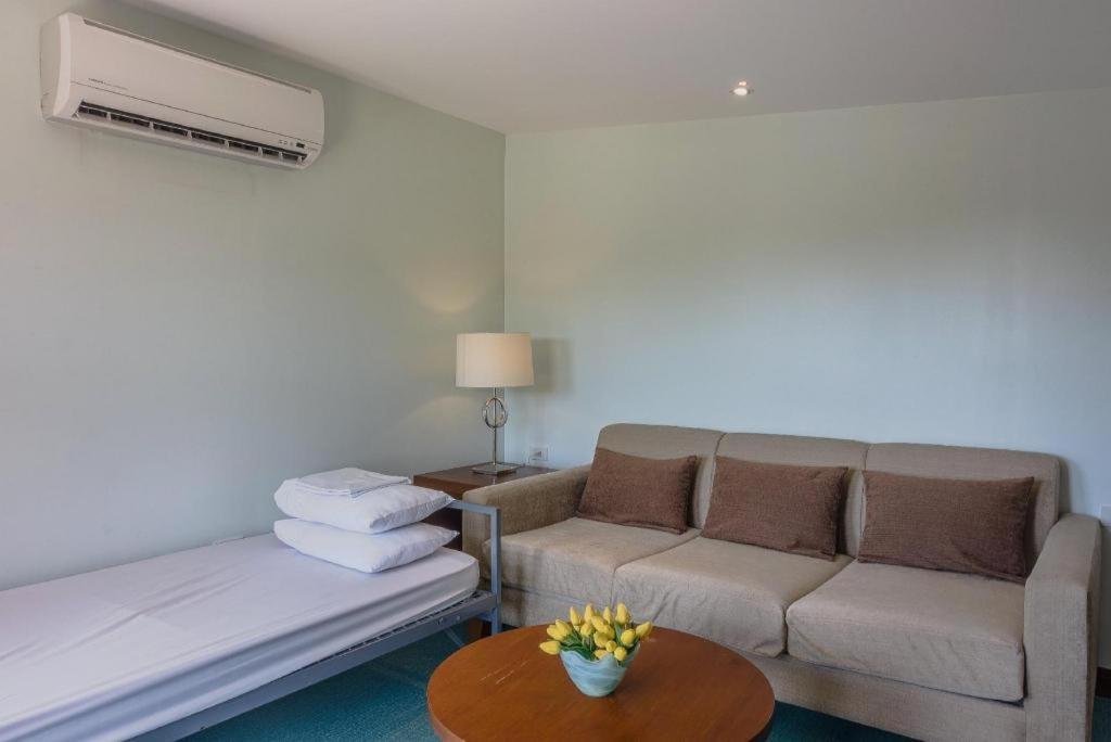 אולונגפו Mansion Garden Hotel מראה חיצוני תמונה