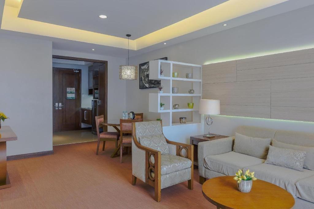 אולונגפו Mansion Garden Hotel מראה חיצוני תמונה