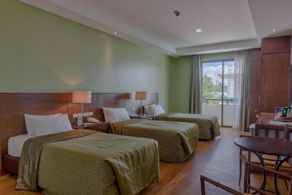 אולונגפו Mansion Garden Hotel מראה חיצוני תמונה
