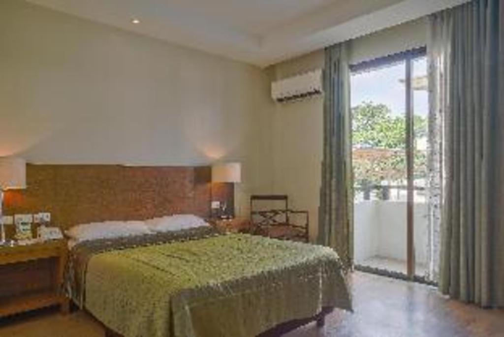 אולונגפו Mansion Garden Hotel מראה חיצוני תמונה